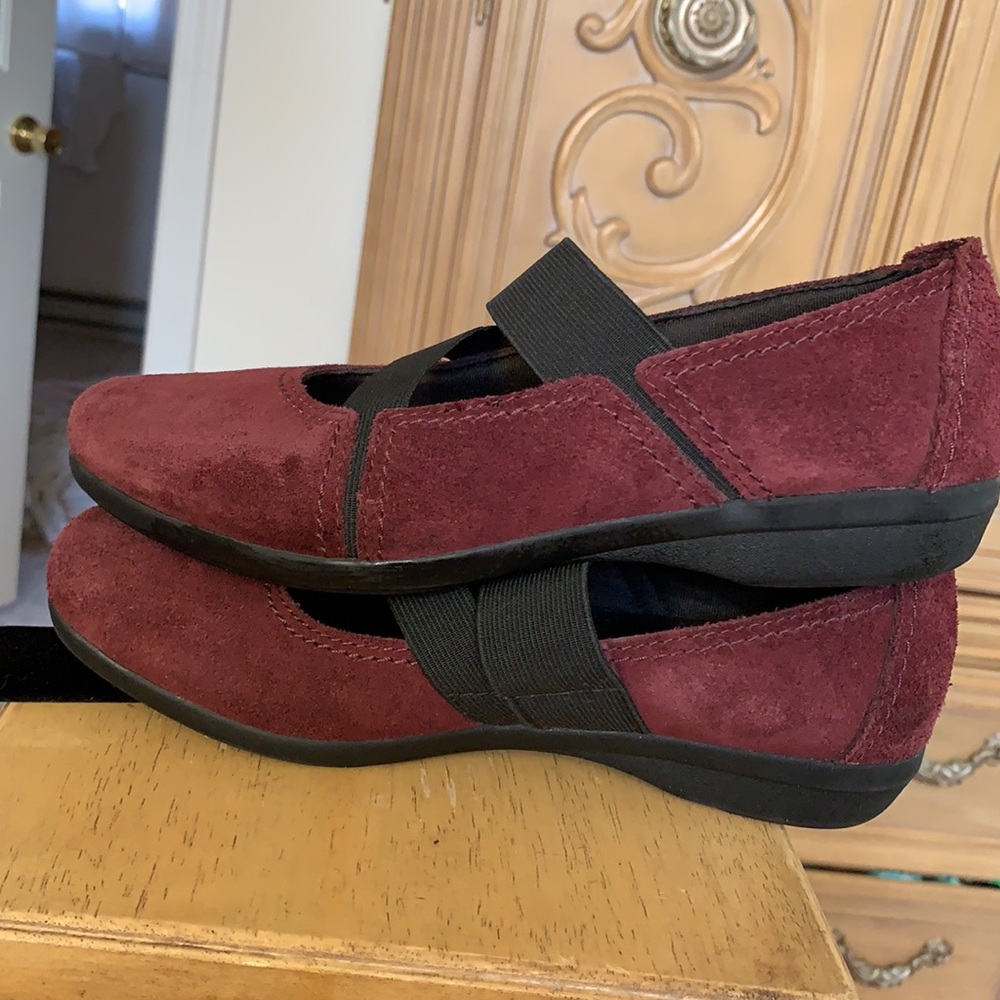 Clarks Burgundy & black Leather Upper like new 7 - Picture 6 of 8